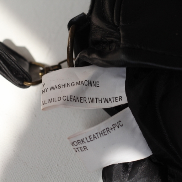 Vintage Black Leather Multi-Pocket Messenger Bag- Pre-owned - Picture 13 of 15